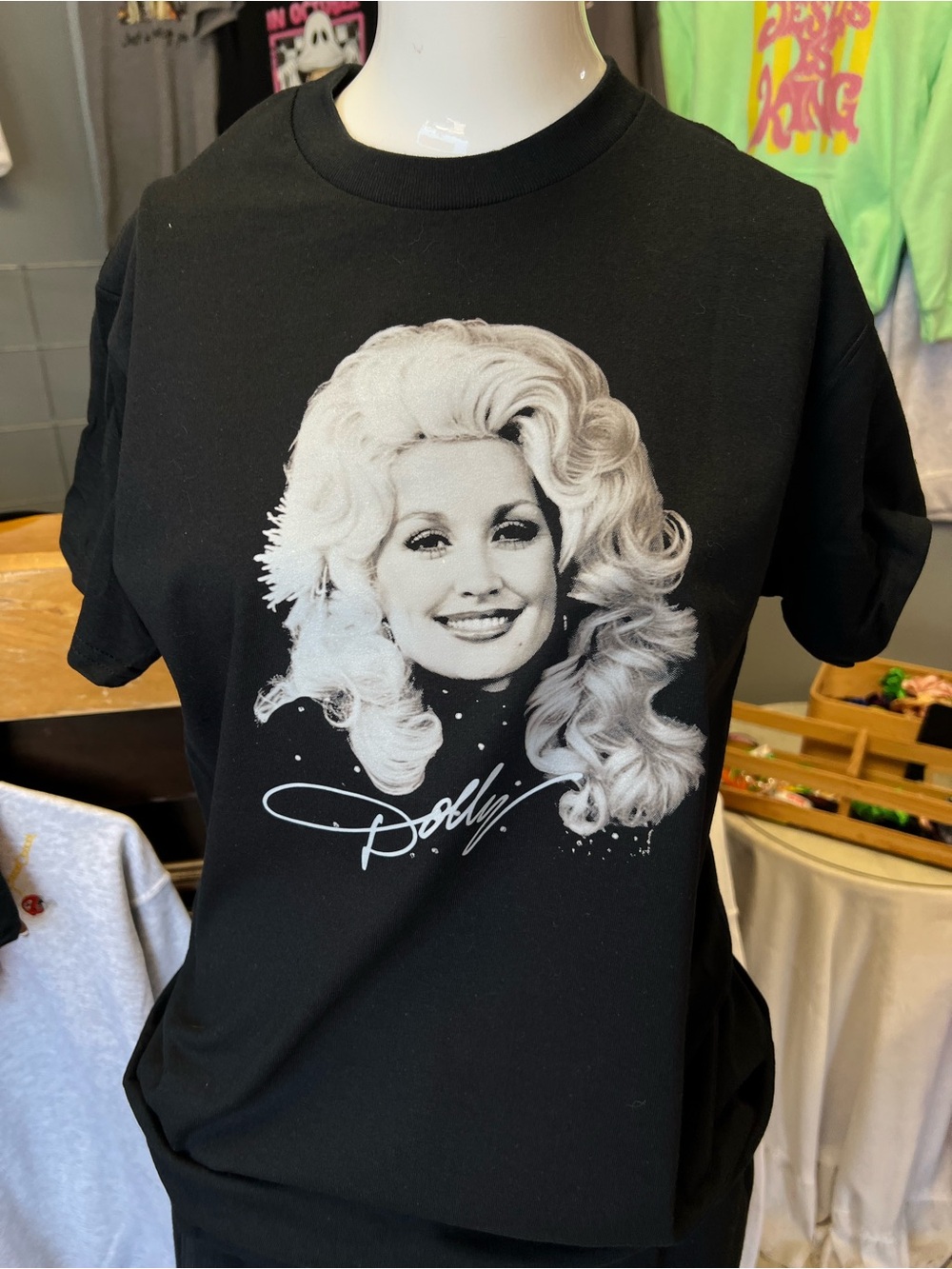 Brand new  unisex T-shirt dolly